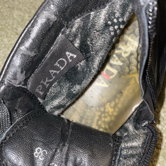 Prada - Picture 2 of 5